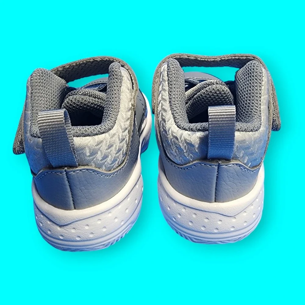 Jordan Toddler Max Aura 3 (TD) Sneaker Wolf Grey/Cool Grey-White DA8023-005 Sz4c